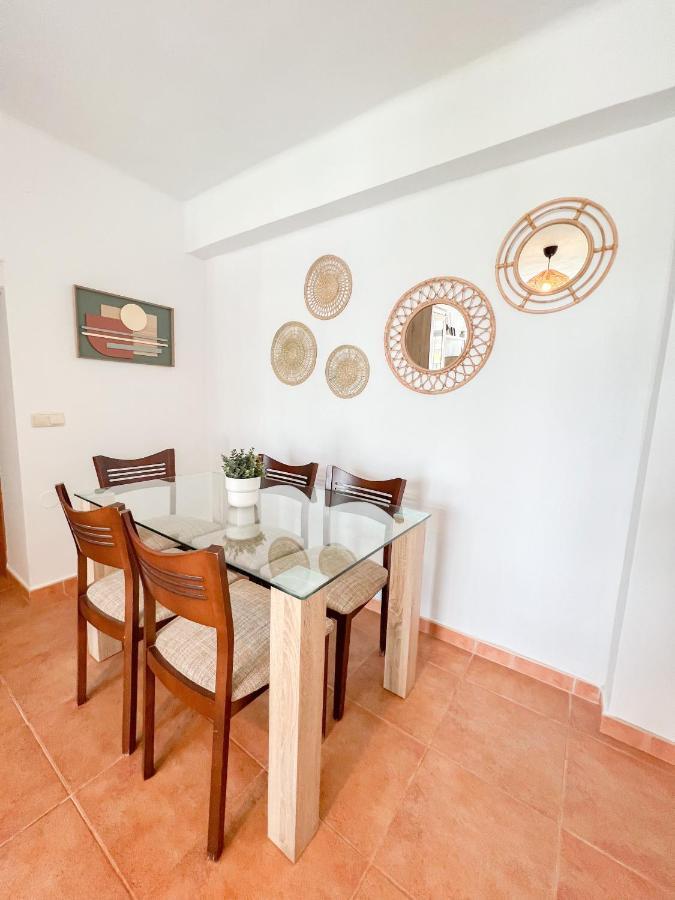 Spacious Apartment In The Center Of Τορρεμολίνος Εξωτερικό φωτογραφία