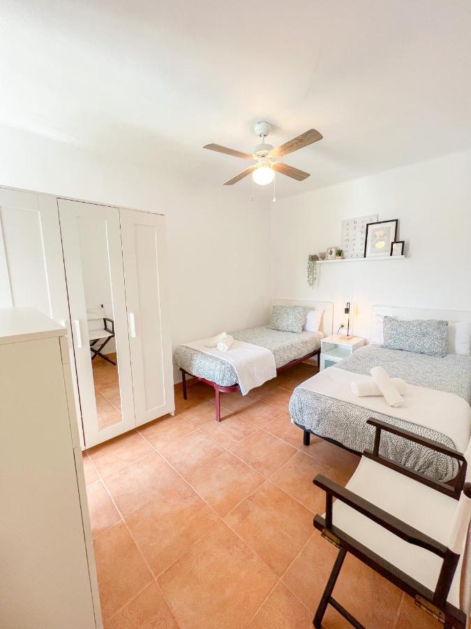 Spacious Apartment In The Center Of Τορρεμολίνος Εξωτερικό φωτογραφία