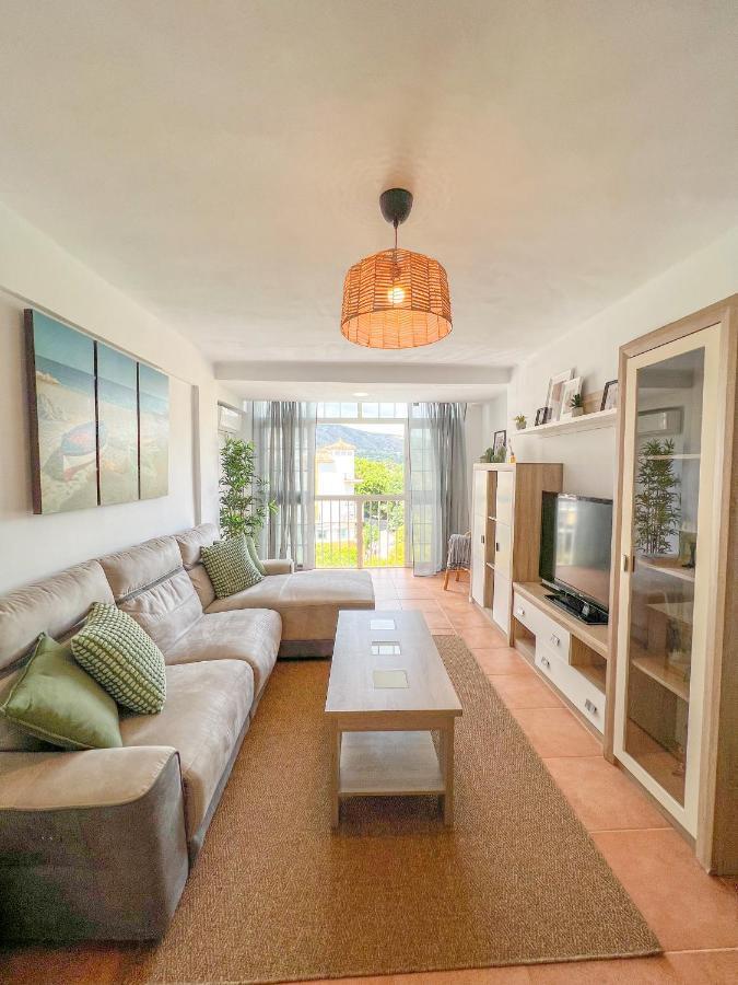 Spacious Apartment In The Center Of Τορρεμολίνος Εξωτερικό φωτογραφία