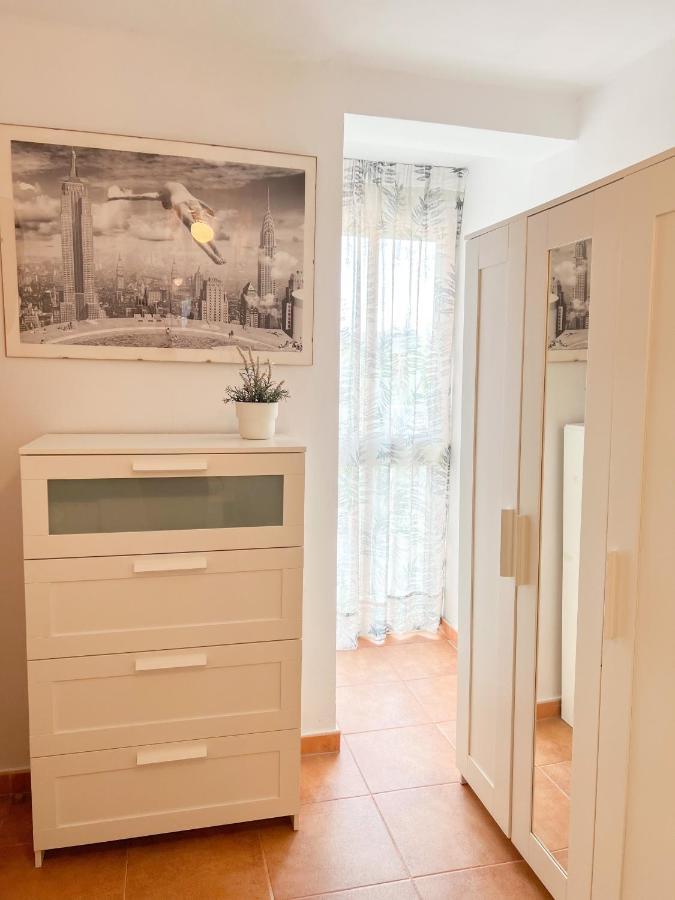 Spacious Apartment In The Center Of Τορρεμολίνος Εξωτερικό φωτογραφία