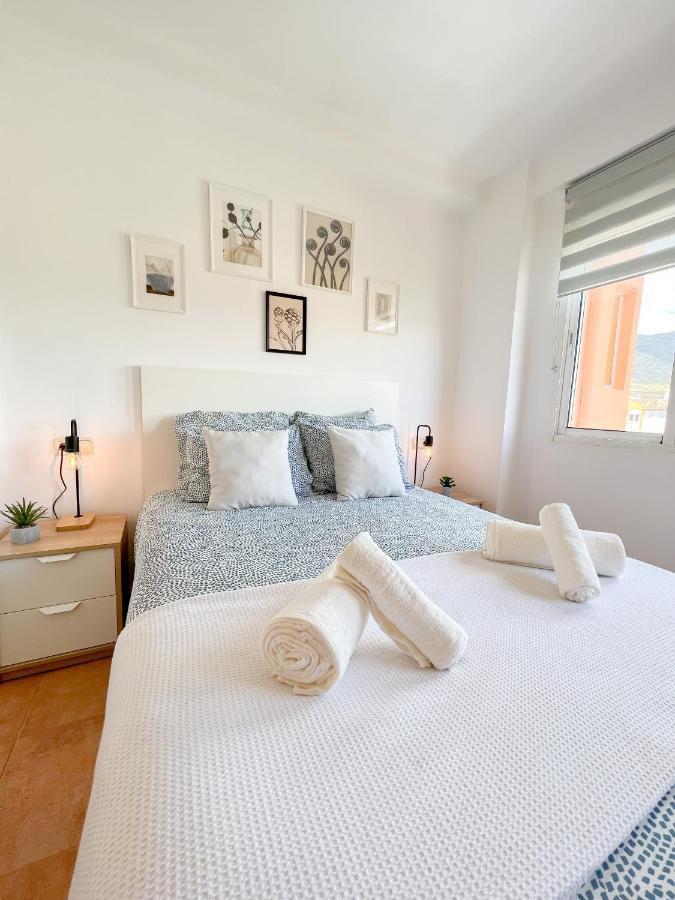 Spacious Apartment In The Center Of Τορρεμολίνος Εξωτερικό φωτογραφία